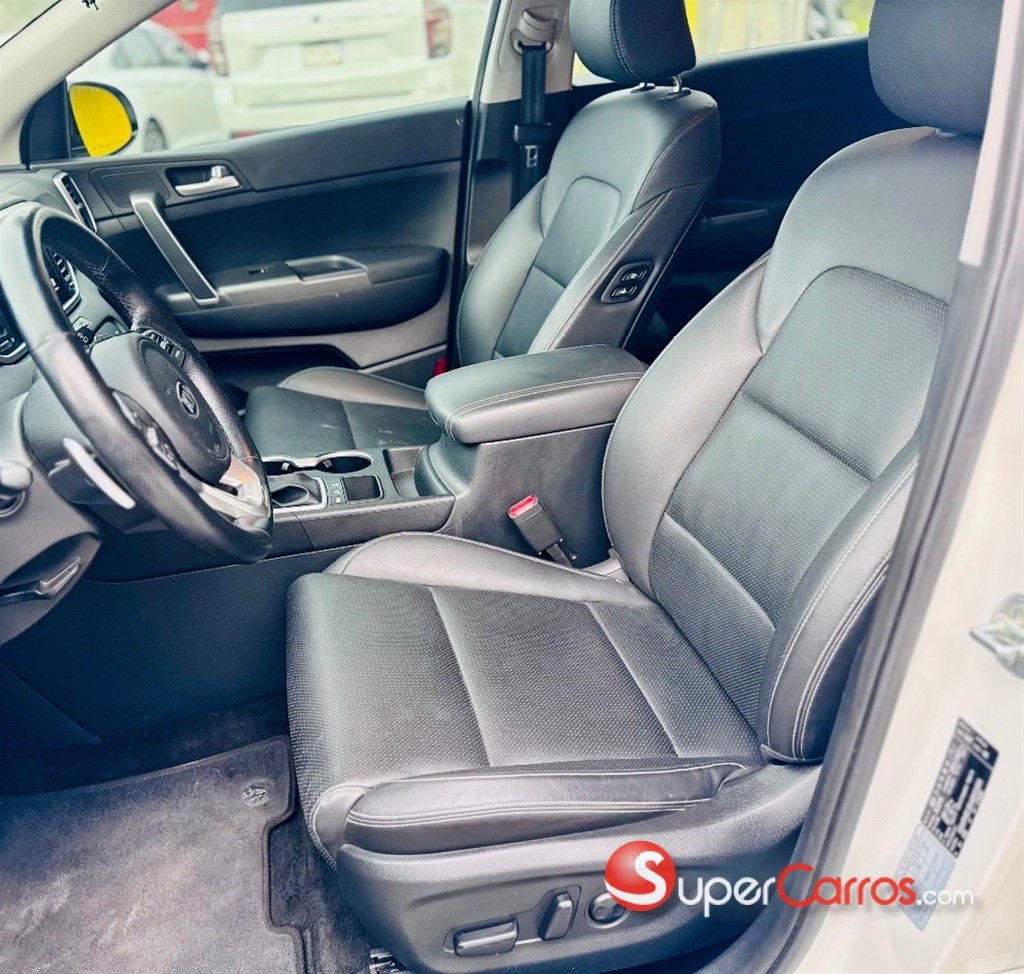 2020 Kia Sportage CRDI — foto 8 / 10