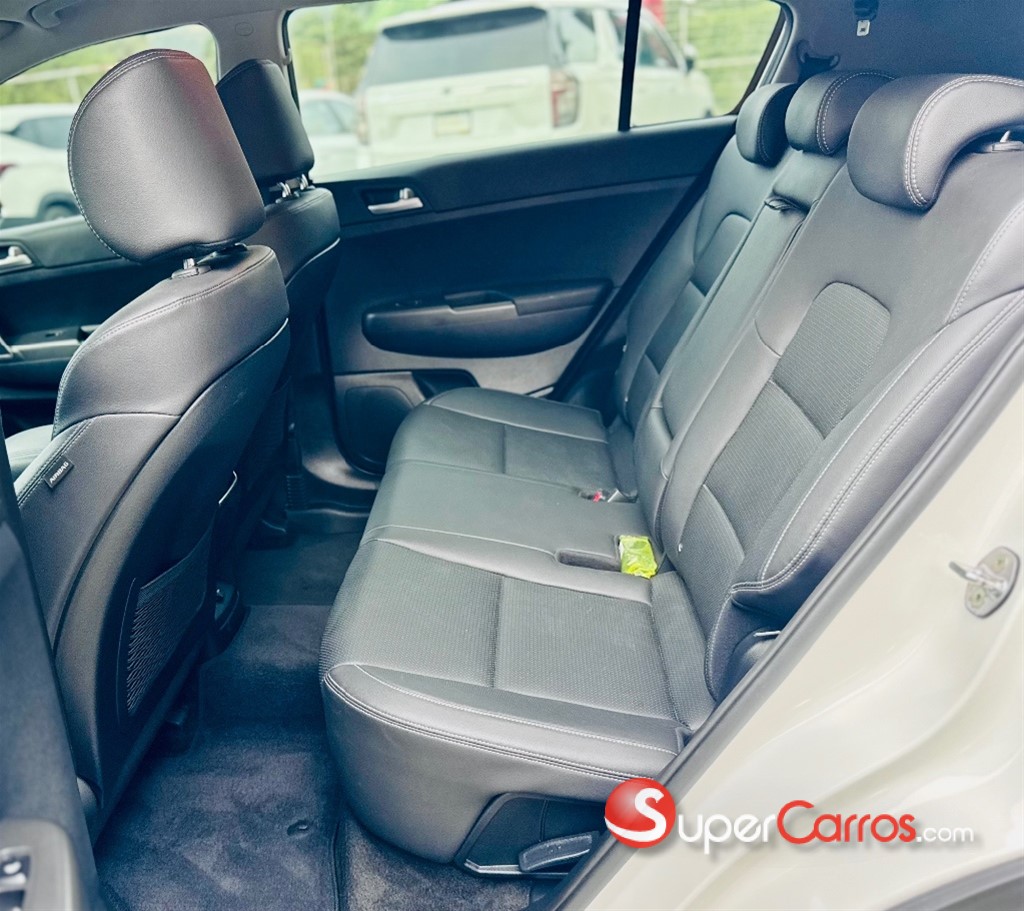 2020 Kia Sportage CRDI — foto 9 / 10