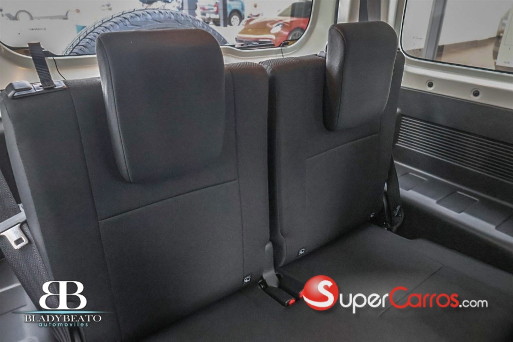 2027 Suzuki Jimny GLX — foto 5 / 12