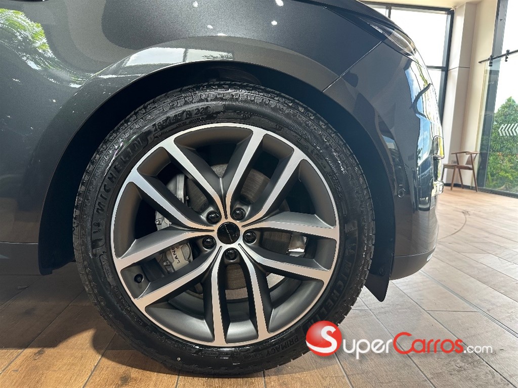 2026 Land Rover Range Rover Sport SE — foto 4 / 10