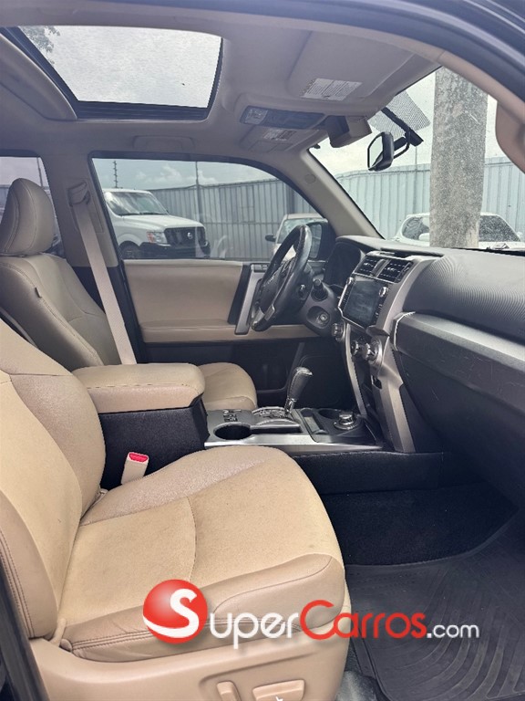 2016 Toyota 4 Runner Limited — foto 8 / 10