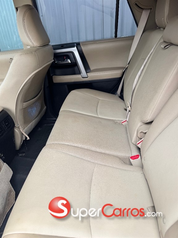 2016 Toyota 4 Runner Limited — foto 9 / 10