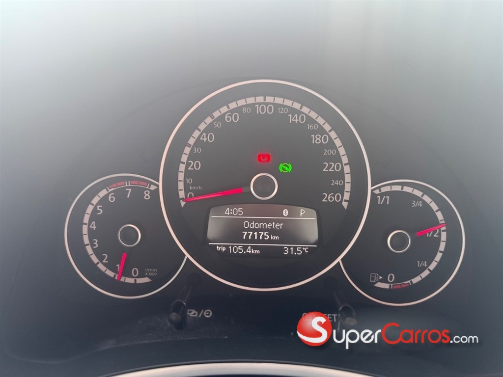 2015 Volkswagen Beetle — foto 9 / 12