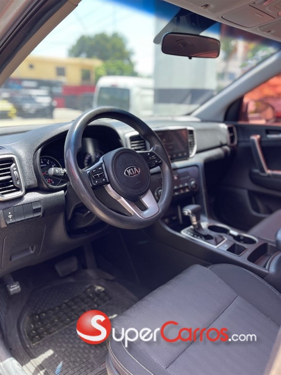 2021 Kia Sportage LX — foto 8 / 12