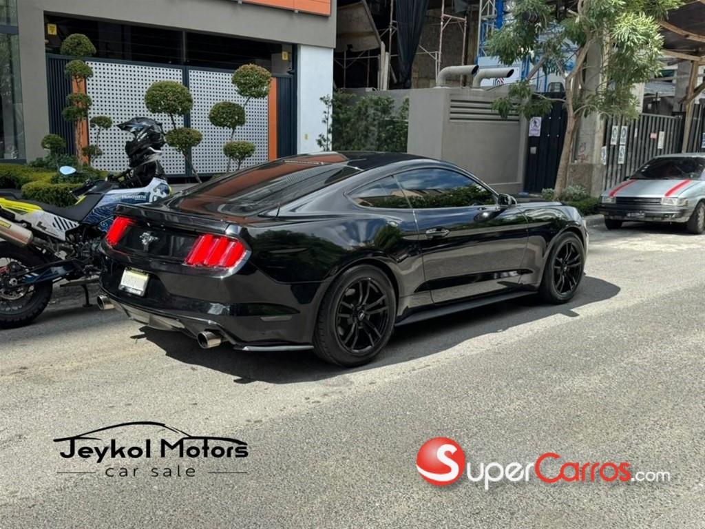 2016 Ford Mustang Ecoboost — foto 2 / 9