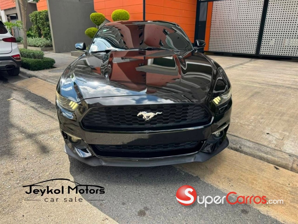 2016 Ford Mustang Ecoboost — foto 9 / 9