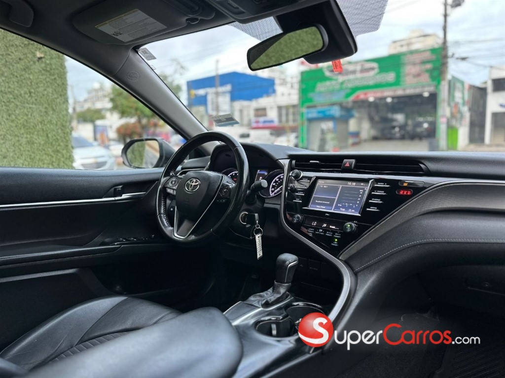 2020 Toyota Camry SE — foto 3 / 12