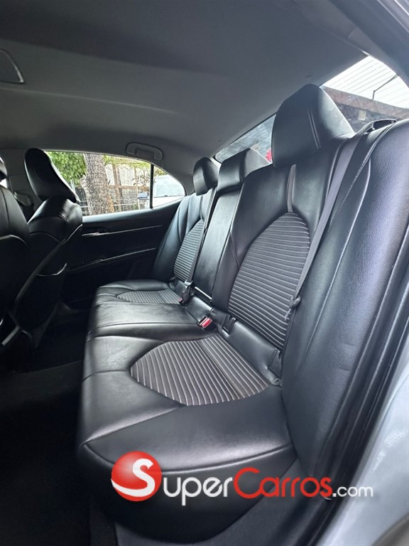 2020 Toyota Camry SE — foto 6 / 12