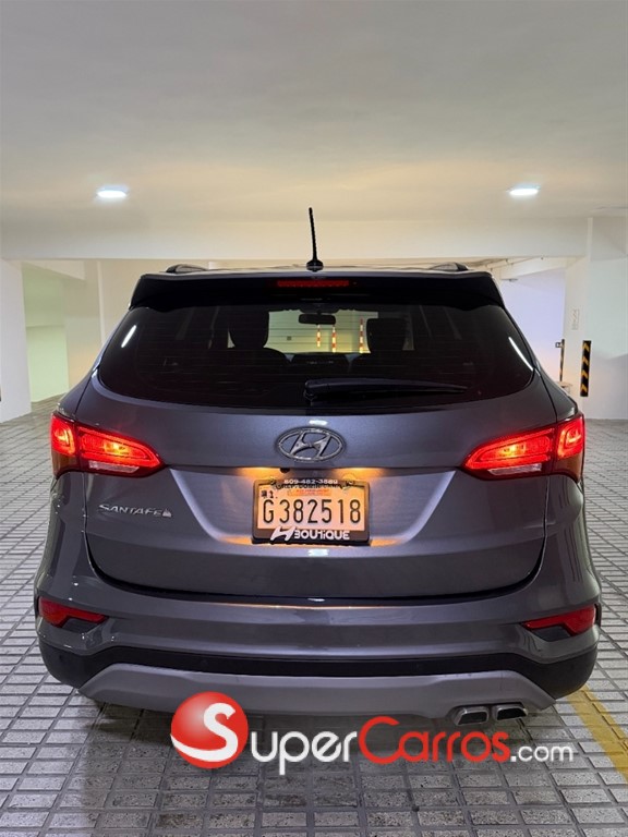 2017 Hyundai Santa Fe — foto 2 / 12