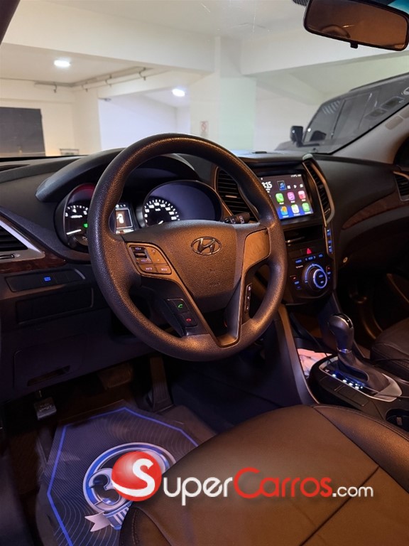 2017 Hyundai Santa Fe — foto 10 / 12