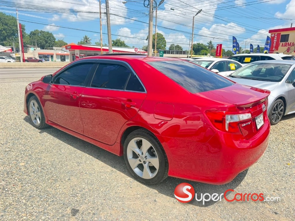 2014 Toyota Camry SE — foto 3 / 7