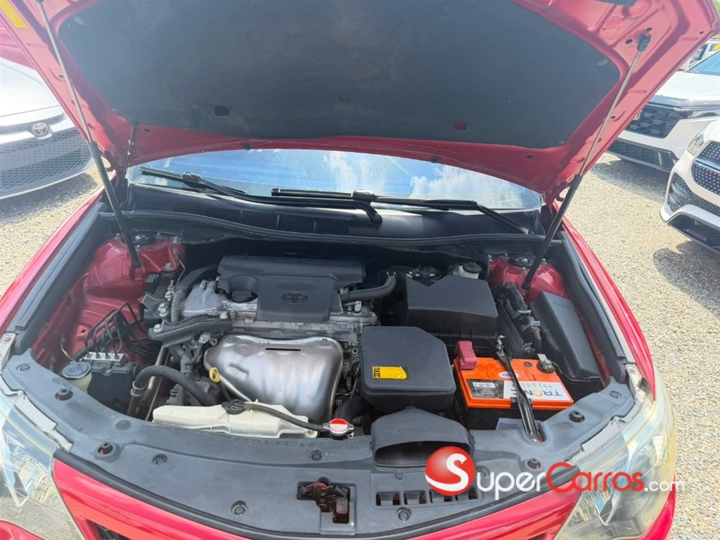 2014 Toyota Camry SE — foto 6 / 7