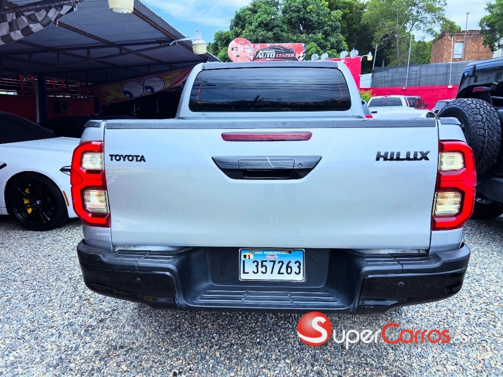 2016 Toyota Hilux — foto 4 / 12