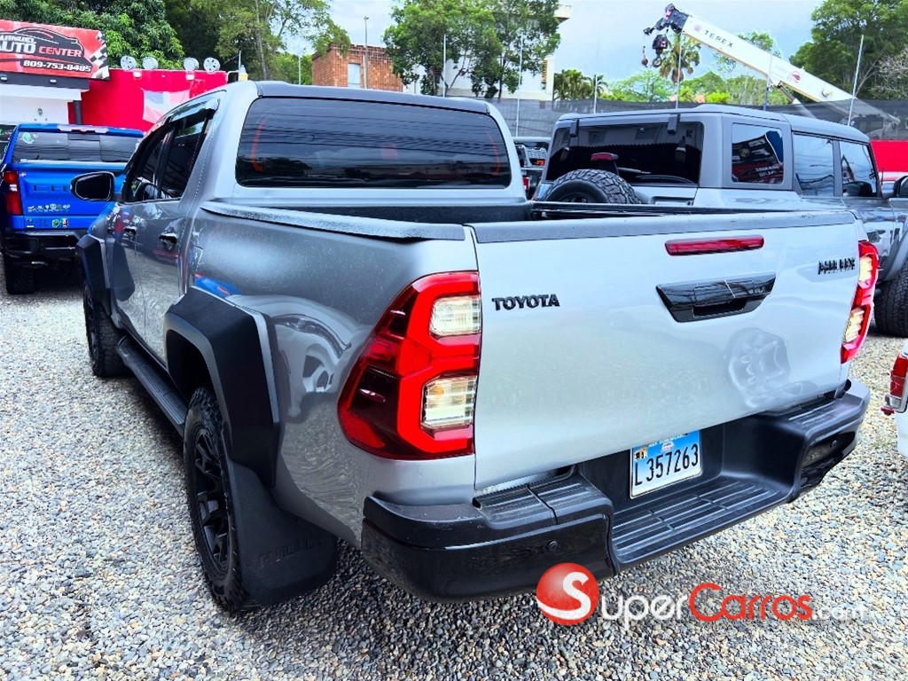 2016 Toyota Hilux — foto 5 / 12