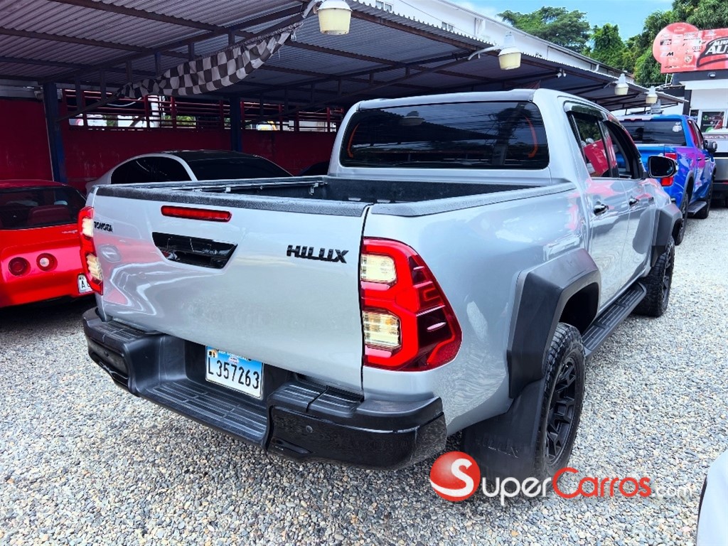 2016 Toyota Hilux — foto 6 / 12
