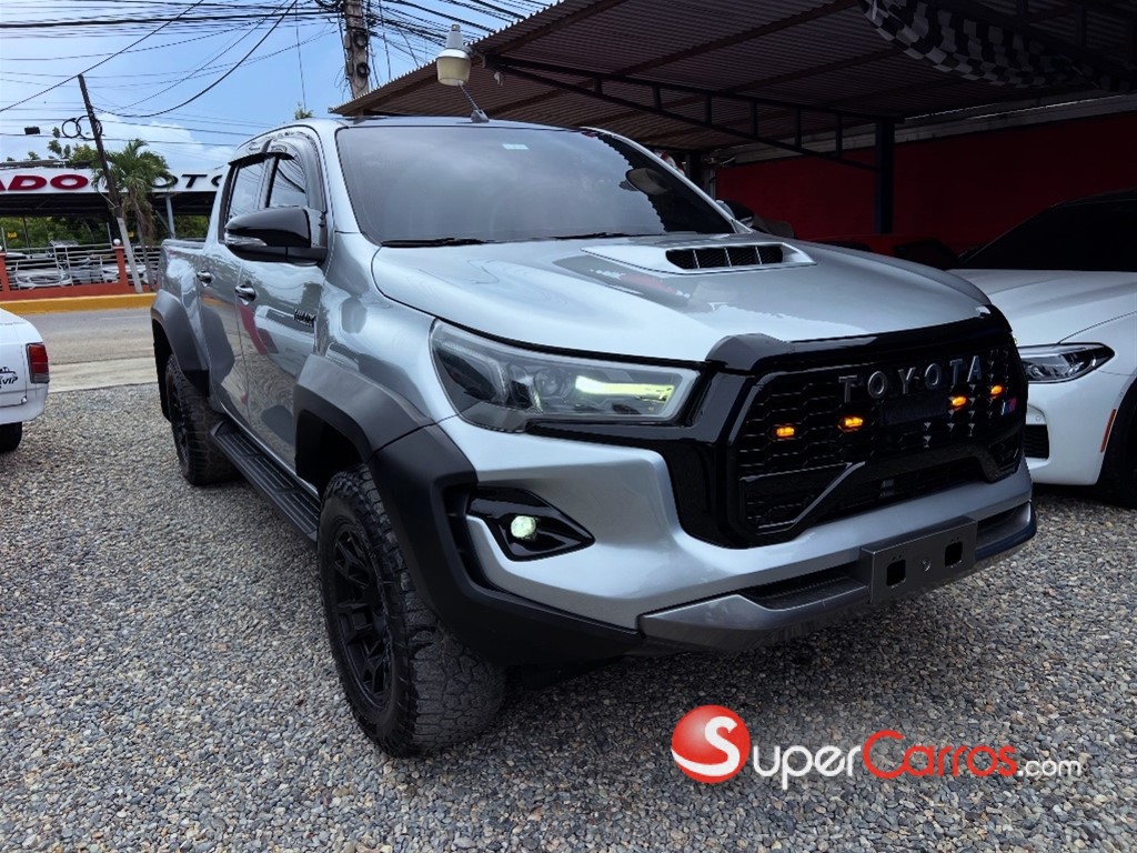 2016 Toyota Hilux — foto 10 / 12
