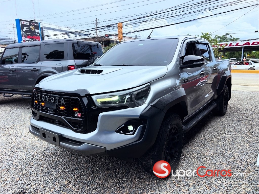 2016 Toyota Hilux — foto 11 / 12
