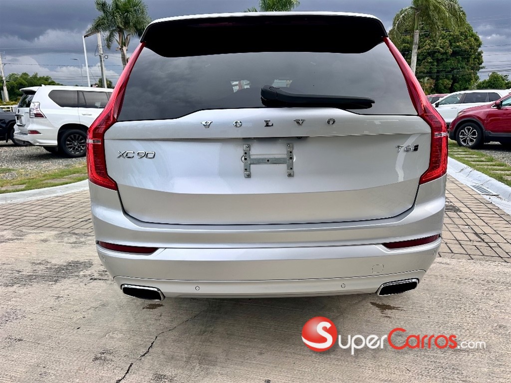 2020 Volvo XC90 Momentum T6 — foto 5 / 12