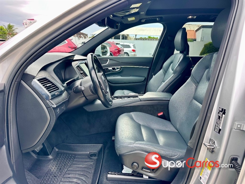 2020 Volvo XC90 Momentum T6 — foto 7 / 12