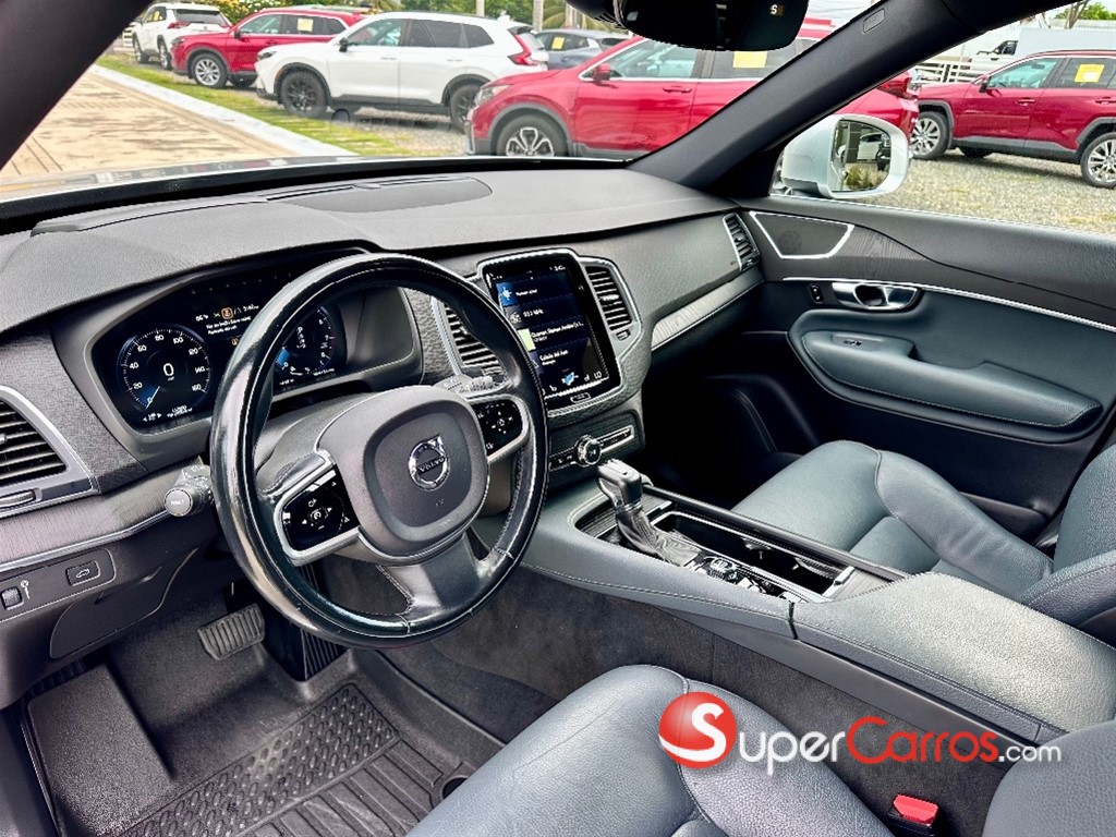 2020 Volvo XC90 Momentum T6 — foto 8 / 12