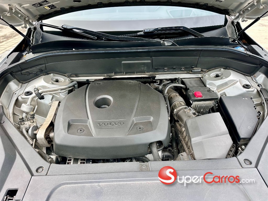 2020 Volvo XC90 Momentum T6 — foto 12 / 12