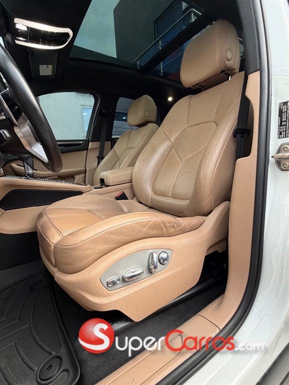 2020 Porsche Macan — foto 6 / 12
