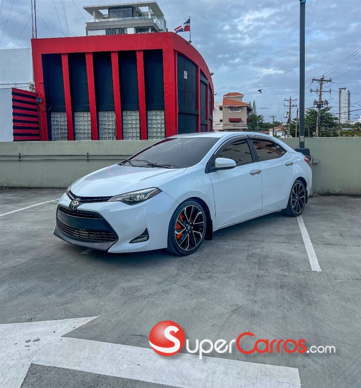 2017 Toyota Corolla LE Plus — foto 3 / 10