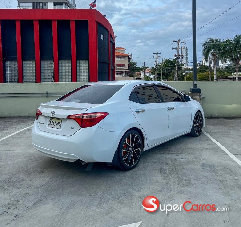 2017 Toyota Corolla LE Plus — foto 4 / 10