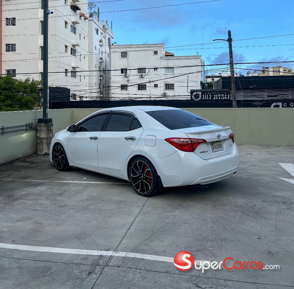 2017 Toyota Corolla LE Plus — foto 5 / 10