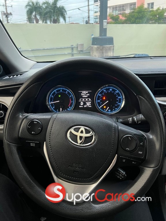 2017 Toyota Corolla LE Plus — foto 8 / 10