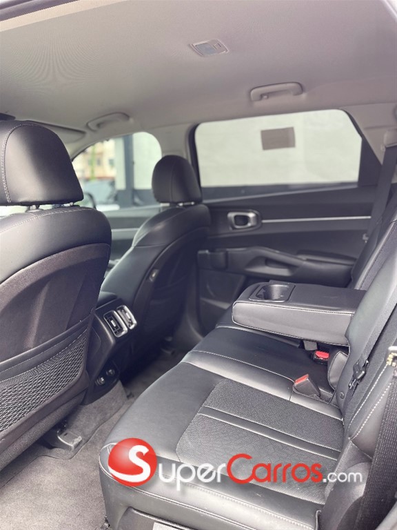 2022 Kia Sorento S — foto 8 / 12