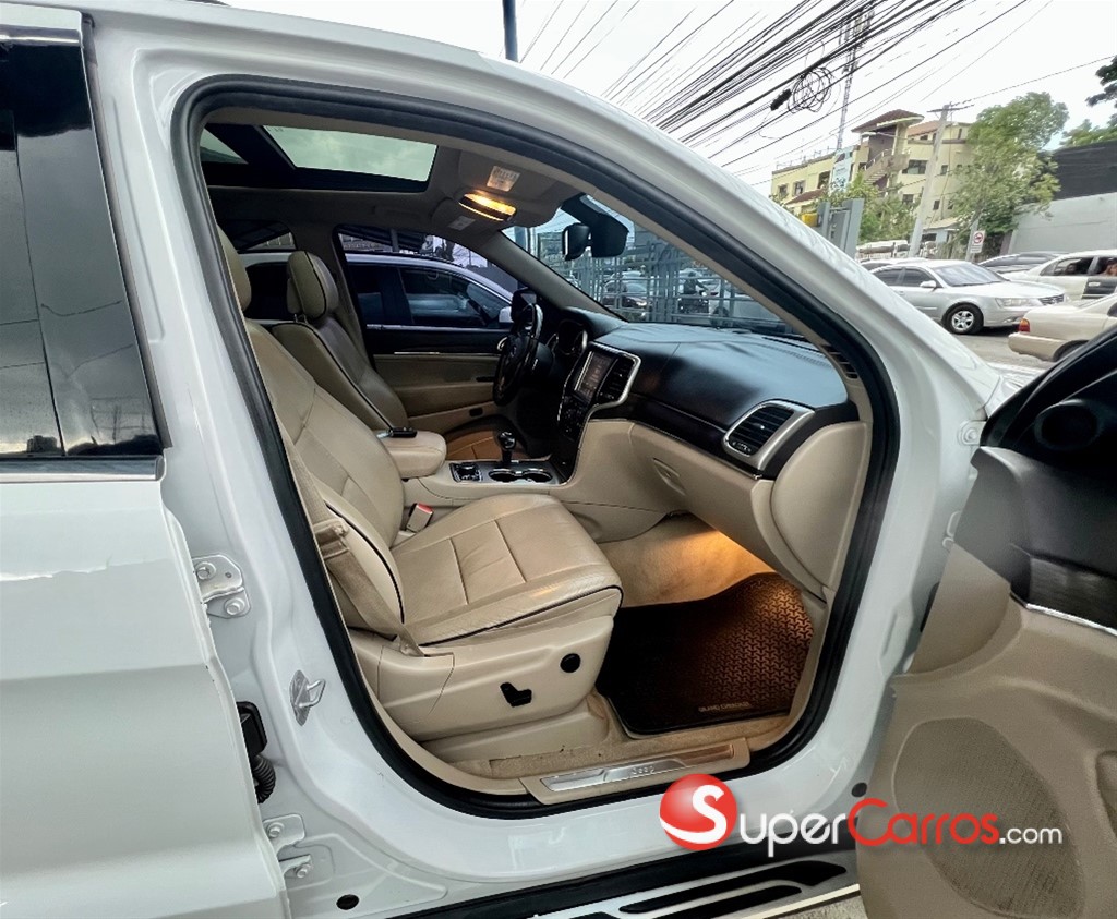 2014 Jeep Grand Cherokee Overland — foto 9 / 12