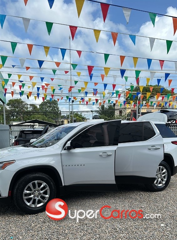 2019 Chevrolet Traverse LS — foto 3 / 5