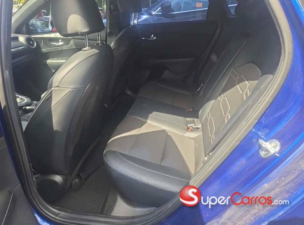 2021 Kia Forte GT Line — foto 9 / 12
