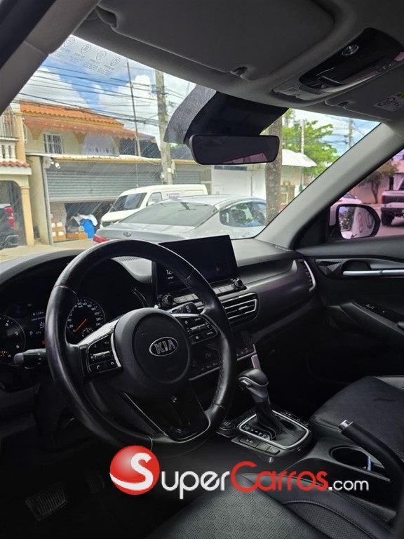 2021 Kia Seltos LX — foto 2 / 8