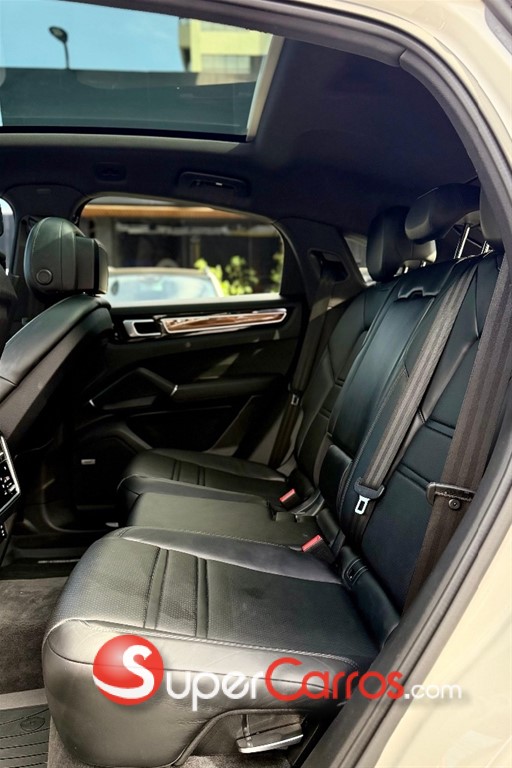 2021 Porsche Cayenne Coupe — foto 7 / 10