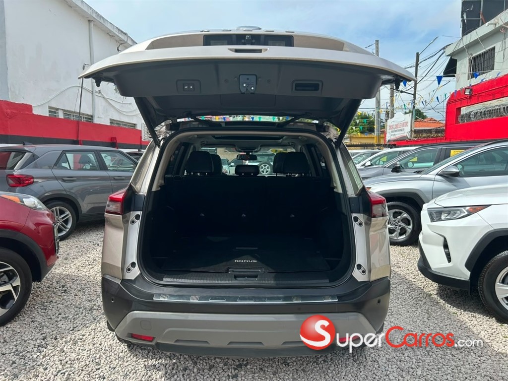 2021 Nissan Rogue SL — foto 5 / 12