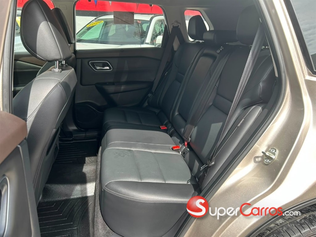 2021 Nissan Rogue SL — foto 12 / 12