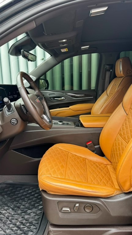 2023 Cadillac Escalade Luxury Short — foto 5 / 7