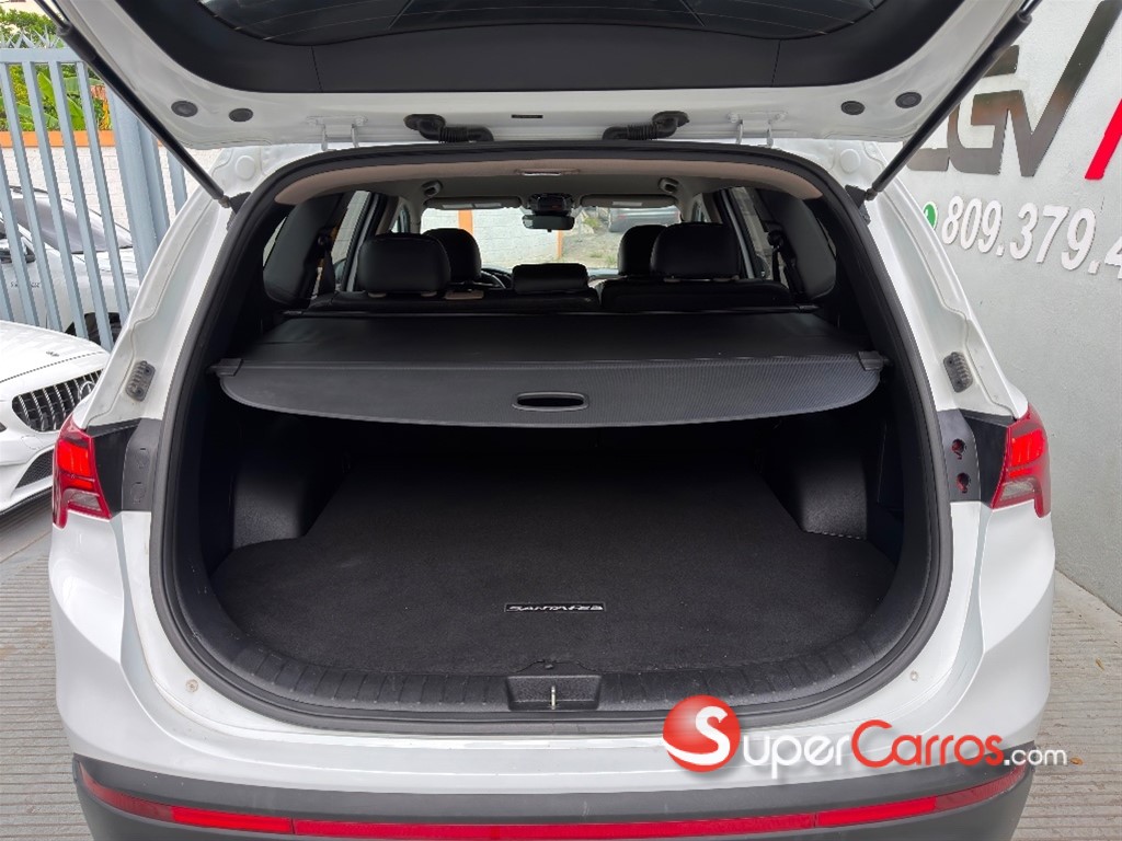 2022 Hyundai Santa Fe SE — foto 7 / 12