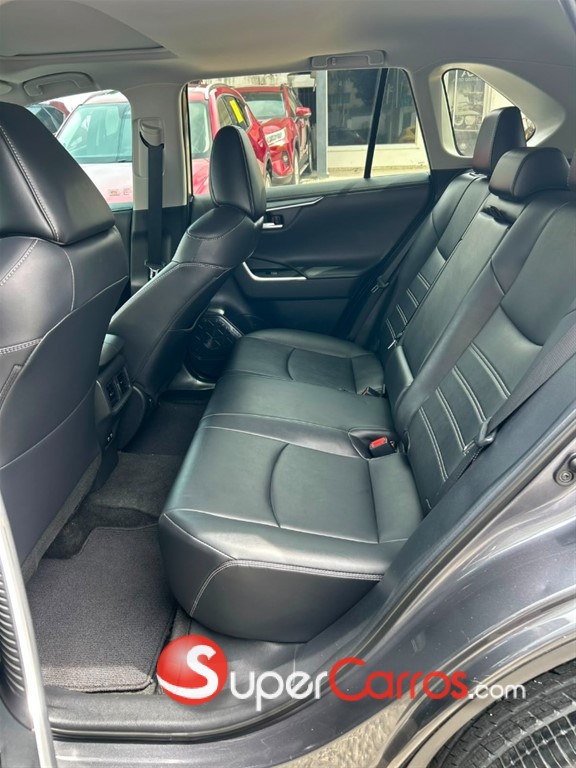 2019 Toyota RAV4 Limited — foto 7 / 12