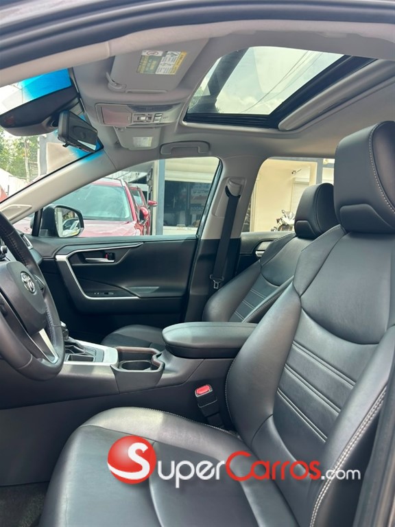 2019 Toyota RAV4 Limited — foto 11 / 12