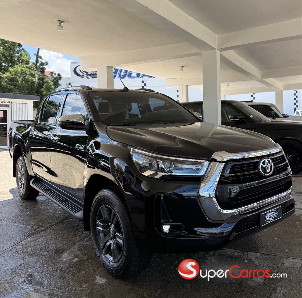 2023 Toyota Hilux SRV
