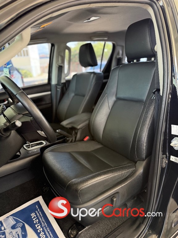 2023 Toyota Hilux SRV — foto 8 / 11