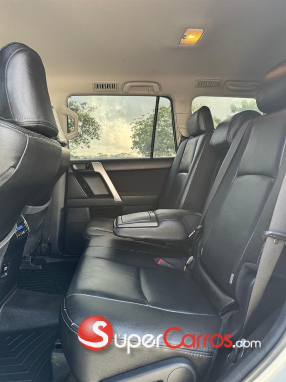 2022 Toyota Land Cruiser Prado TXL — foto 8 / 9