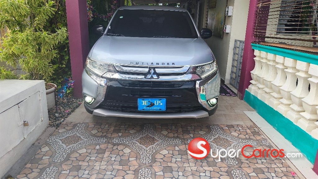 2017 Mitsubishi Motors Outlander SE