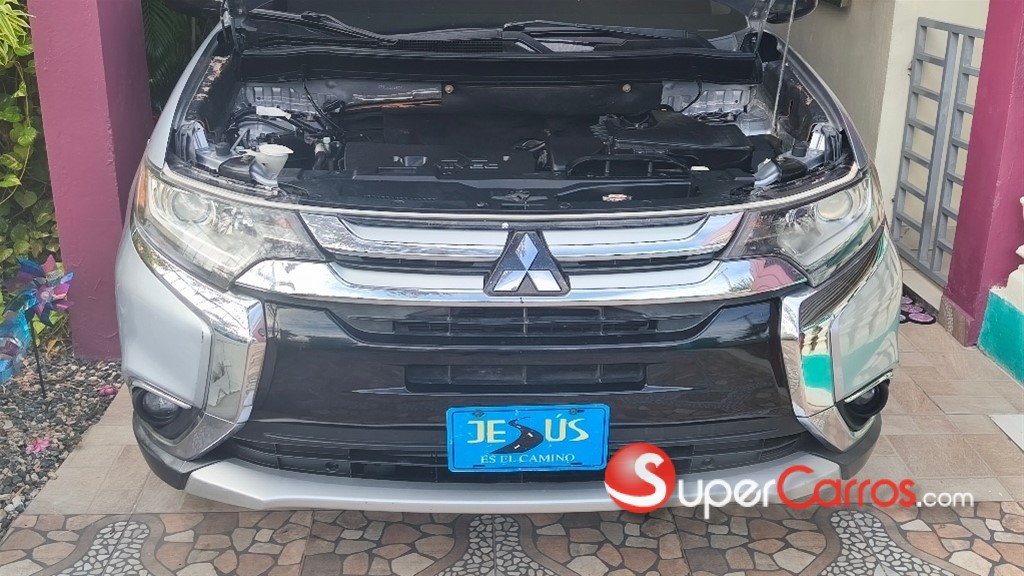 2017 Mitsubishi Motors Outlander SE — foto 2 / 12