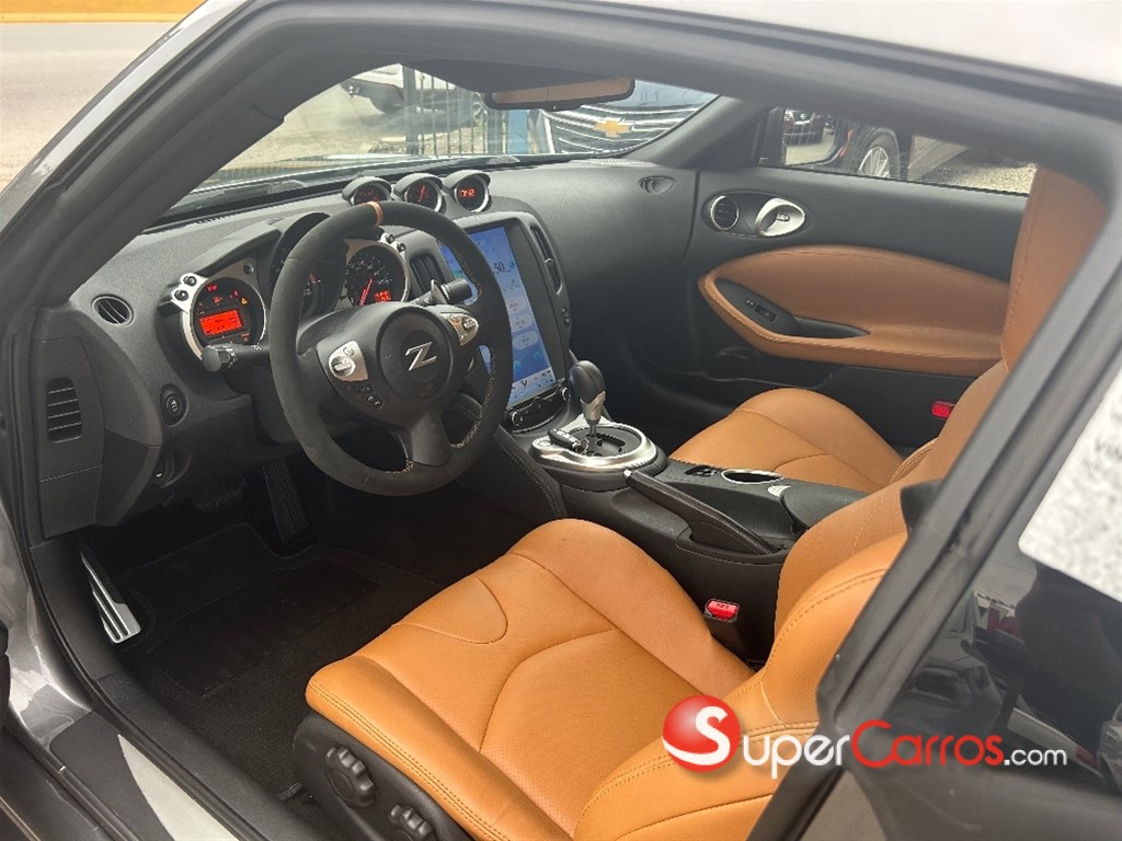 2020 Nissan 370-Z — foto 8 / 10