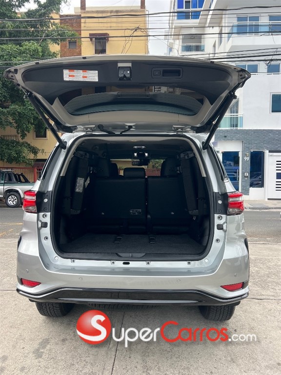 2024 Toyota Fortuner SRV TSS — foto 7 / 12