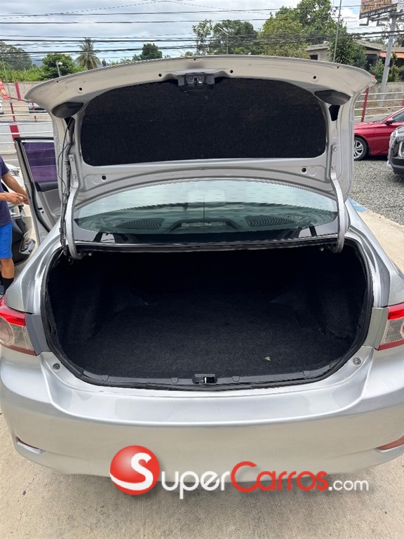 2013 Toyota Corolla LE Plus — foto 8 / 12